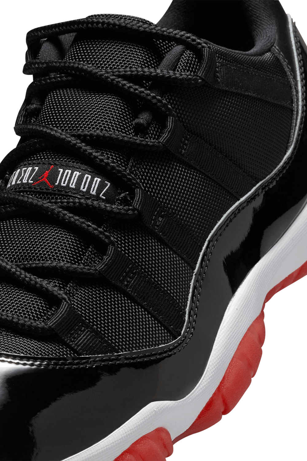 תמונת פנים של נעלי סניקרס אייר ג'ורדן 11 רטרו