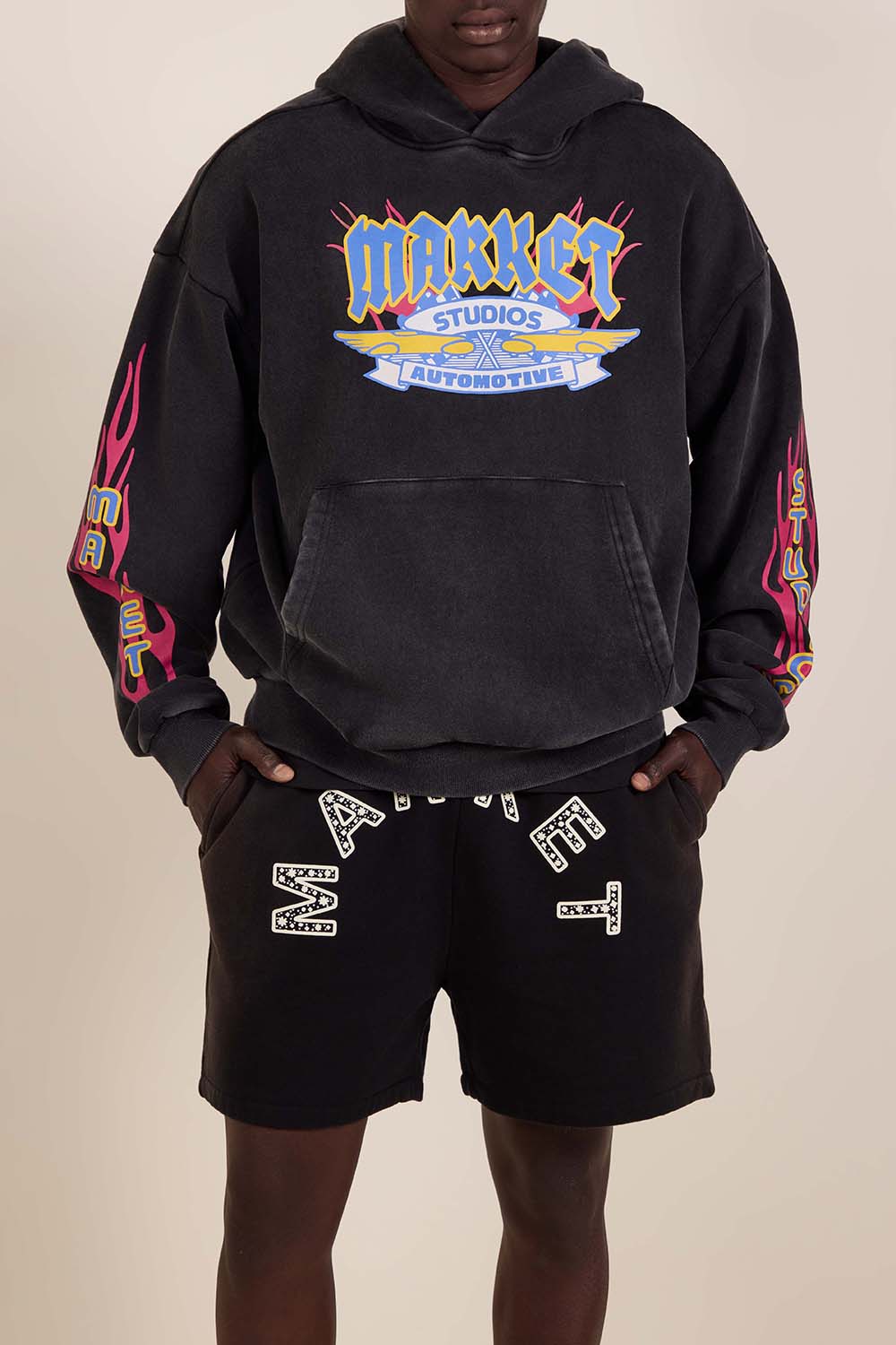 תמונת דוגמן קידמית של סווטשירט קפוצ'ון