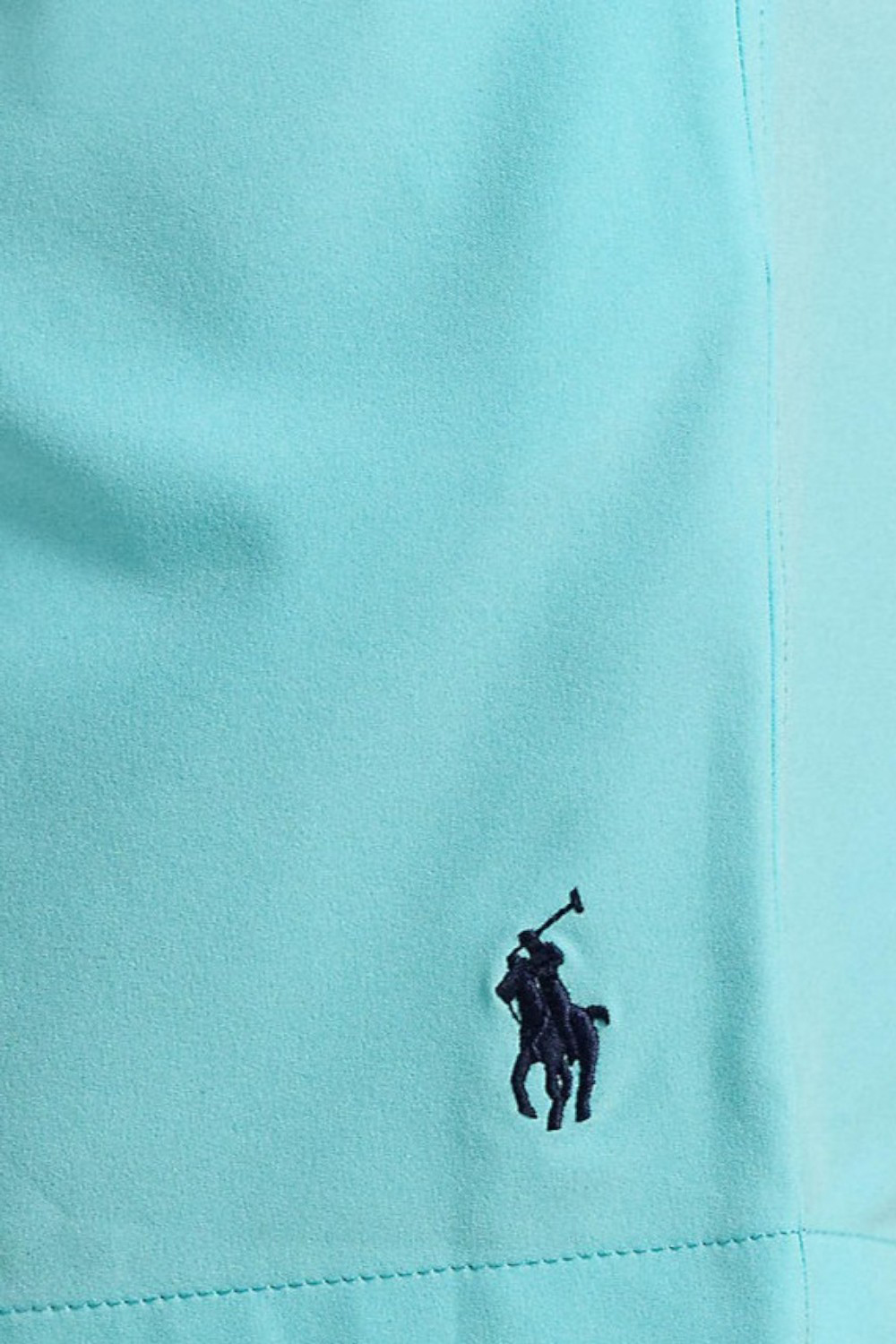 תמונת תקריב דוגמן של מכנסי בגדי ים