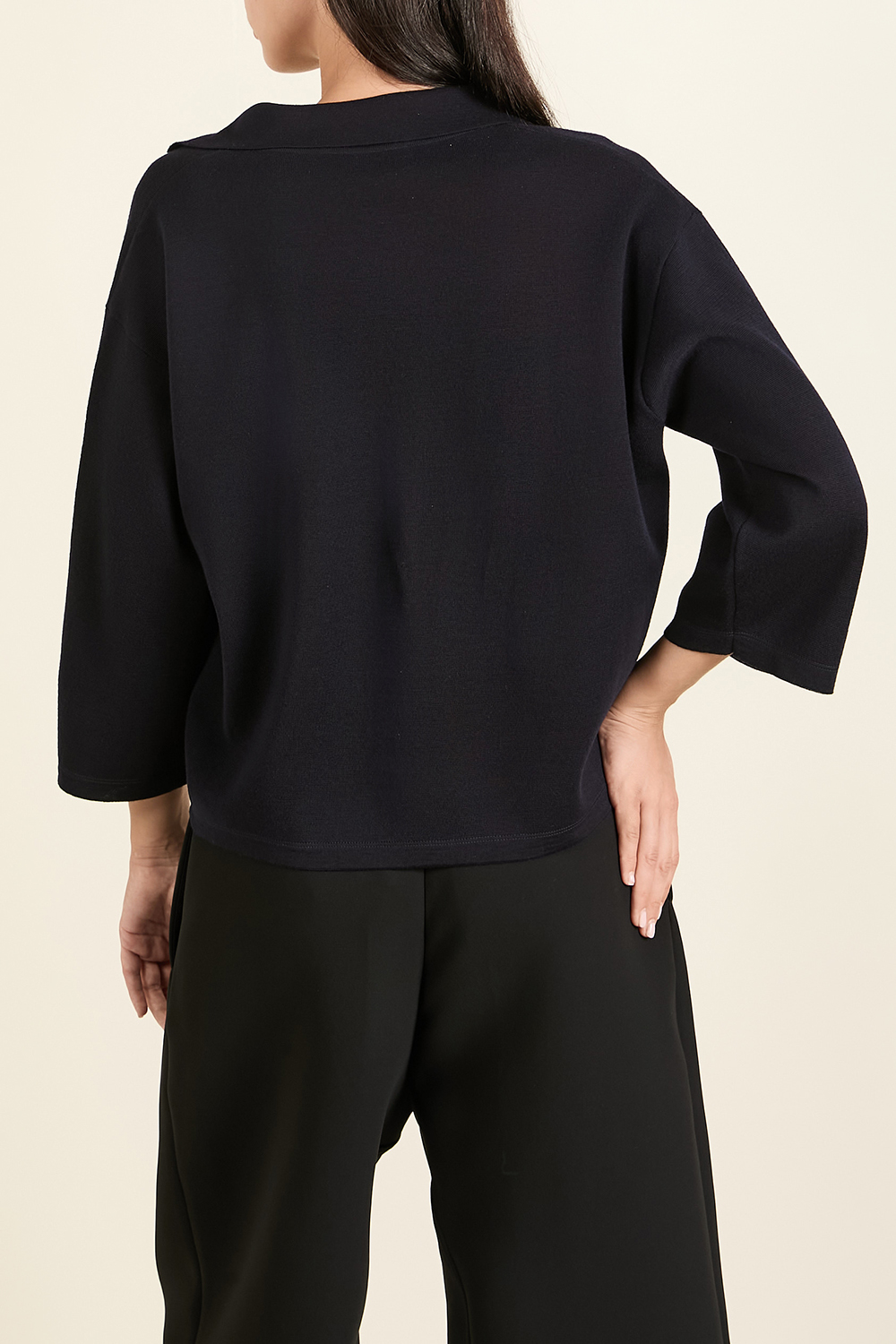 תמונת דוגמן אחורית של סריג צמר