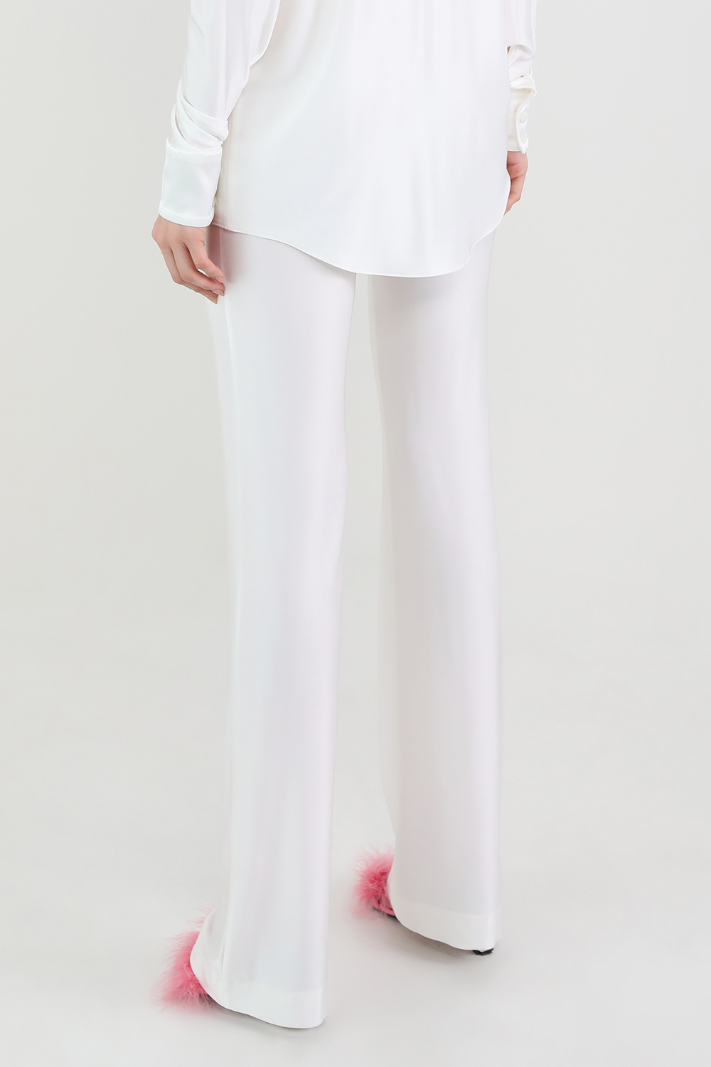 תמונת דוגמן אחורית של מכנסי פדלפון מבריקים