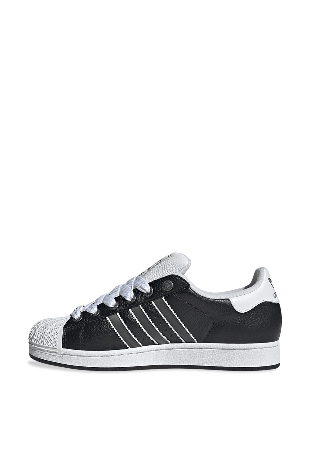 תמונה אחורית של נעלי סניקרס סופרסטאר II