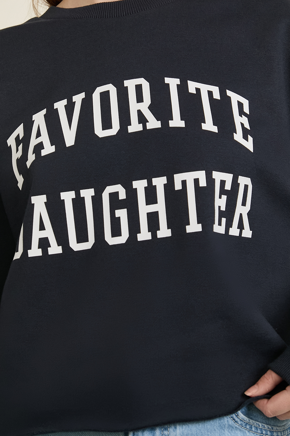 תמונת תקריב דוגמן של סווטשירט