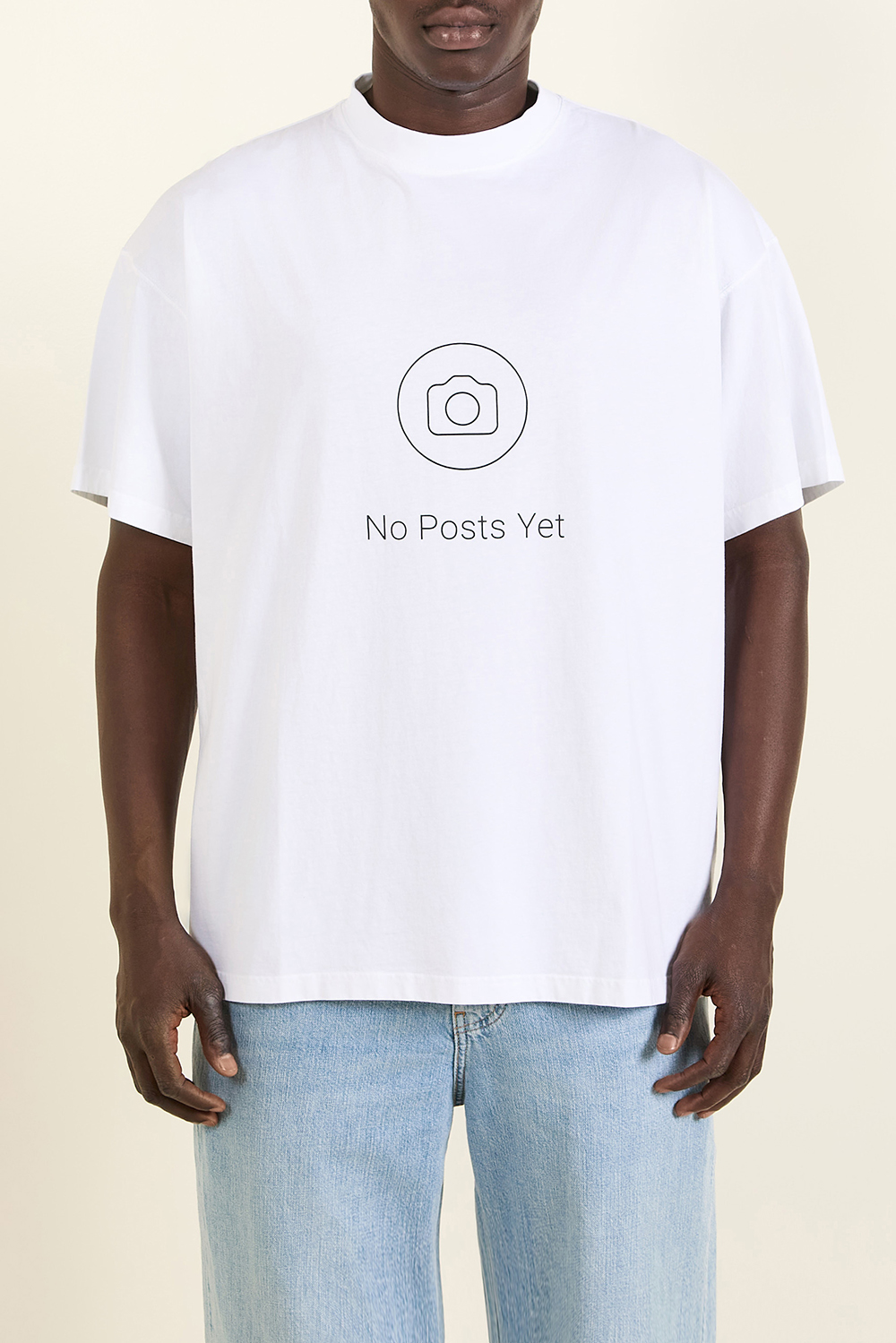 תמונת דוגמן קידמית של חולצת טי