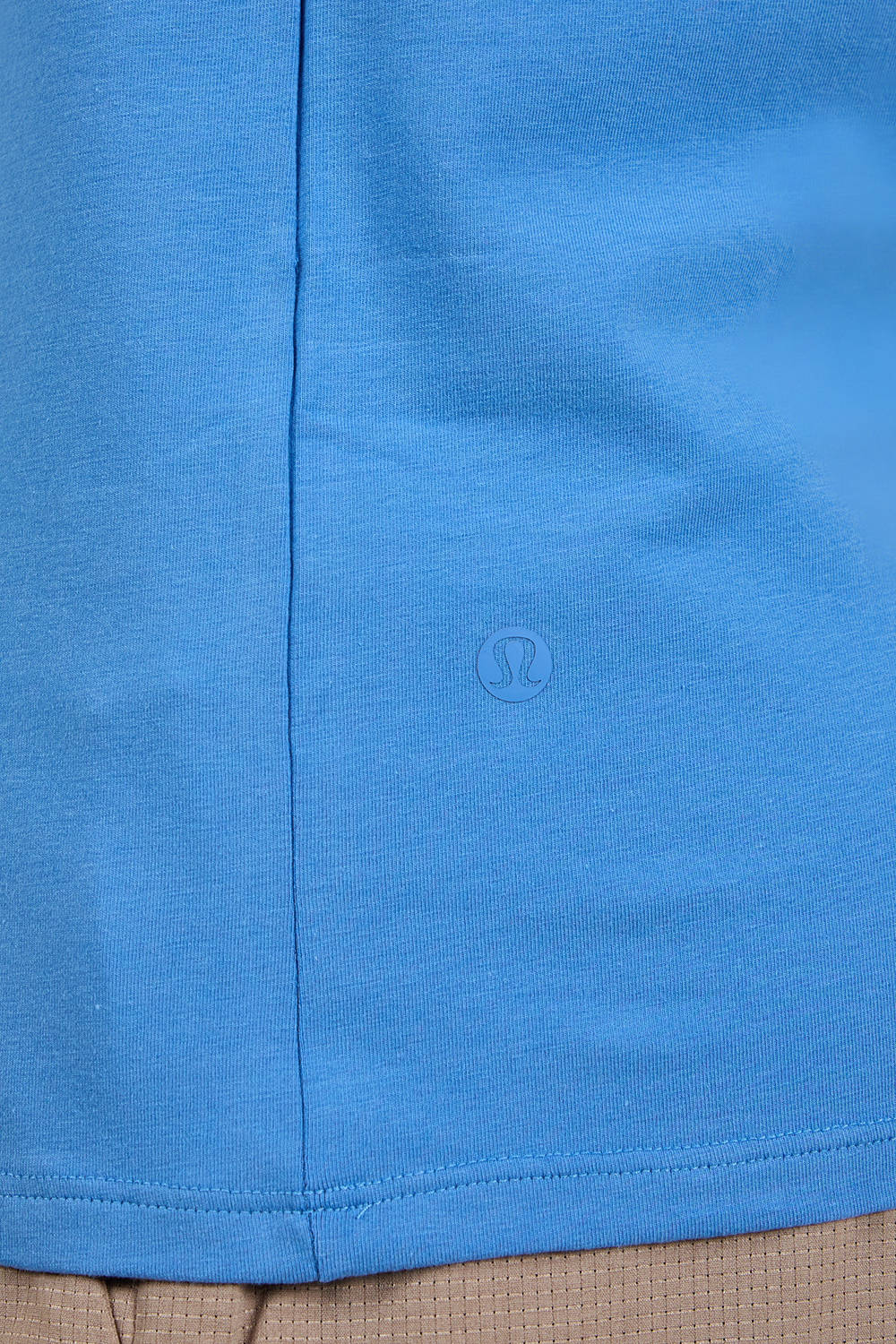 תמונת תקריב דוגמן של Organic Cotton Classic-Fit T-Shirt