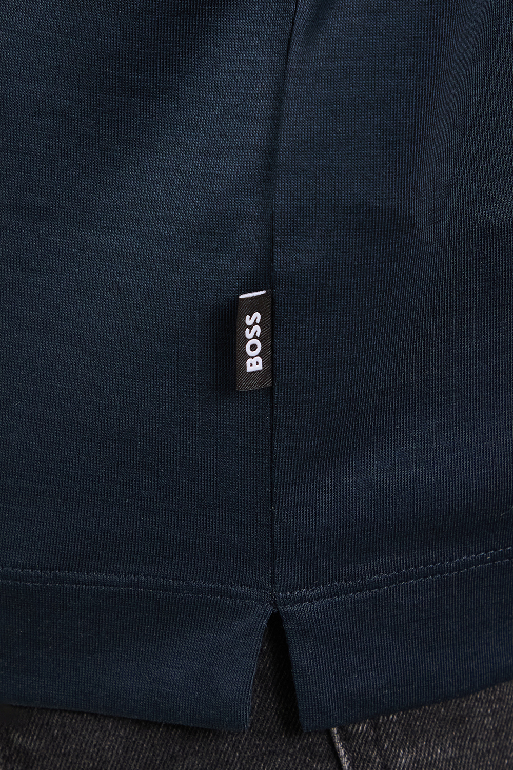 תמונת תקריב דוגמן של חולצת טי