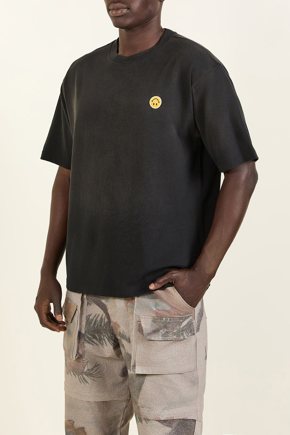 תמונת דוגמן קידמית של מארז שלוש חולצות טי סמיילי