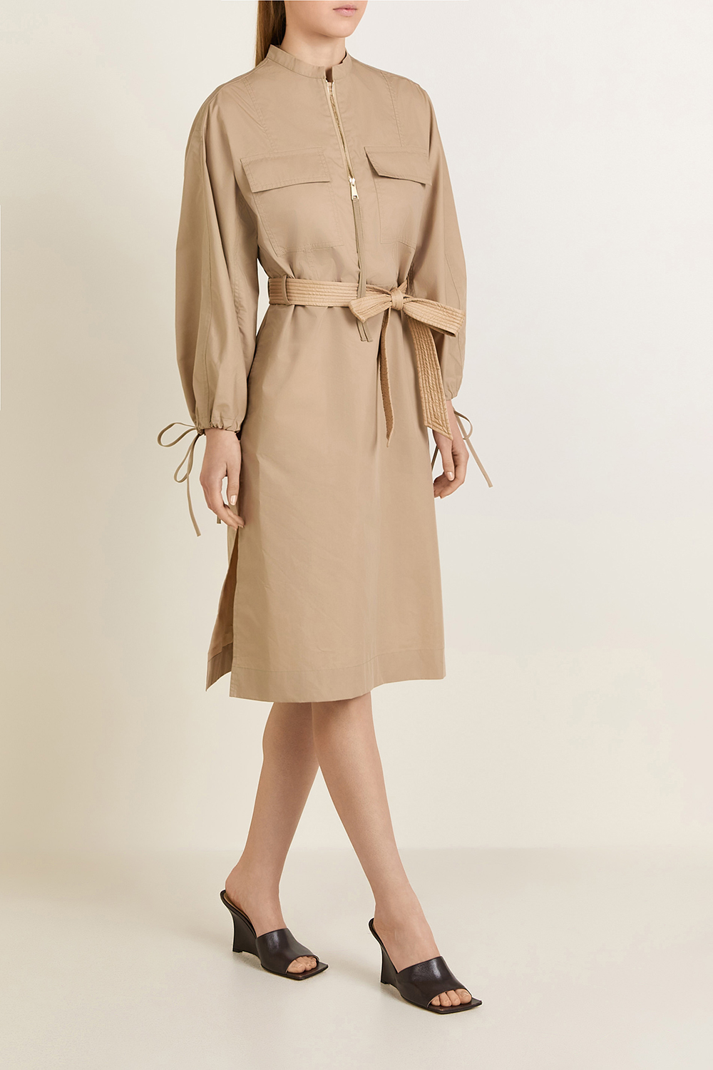 תמונת דוגמן קידמית של שמלה