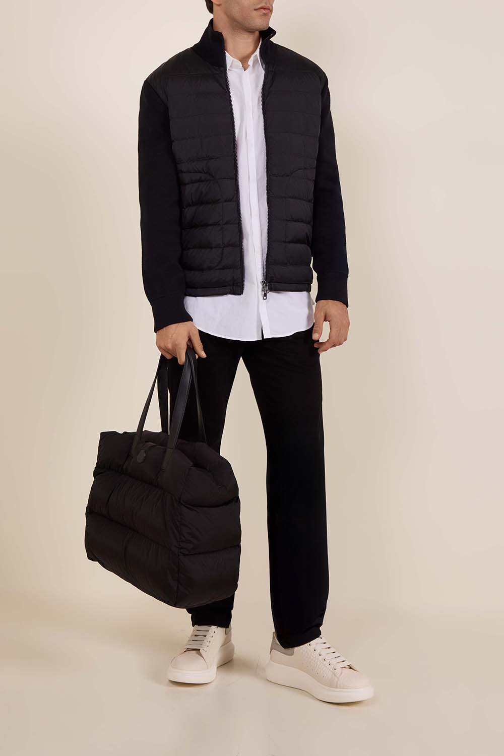 תמונת דוגמן קידמית של תיק נשיאה