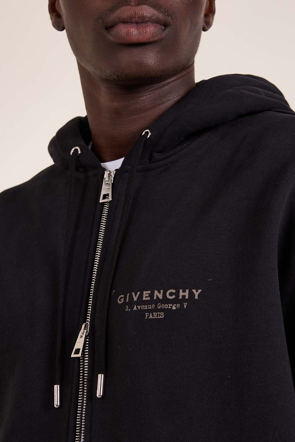 תמונת תקריב דוגמן של ז'קט קפוצ'ון