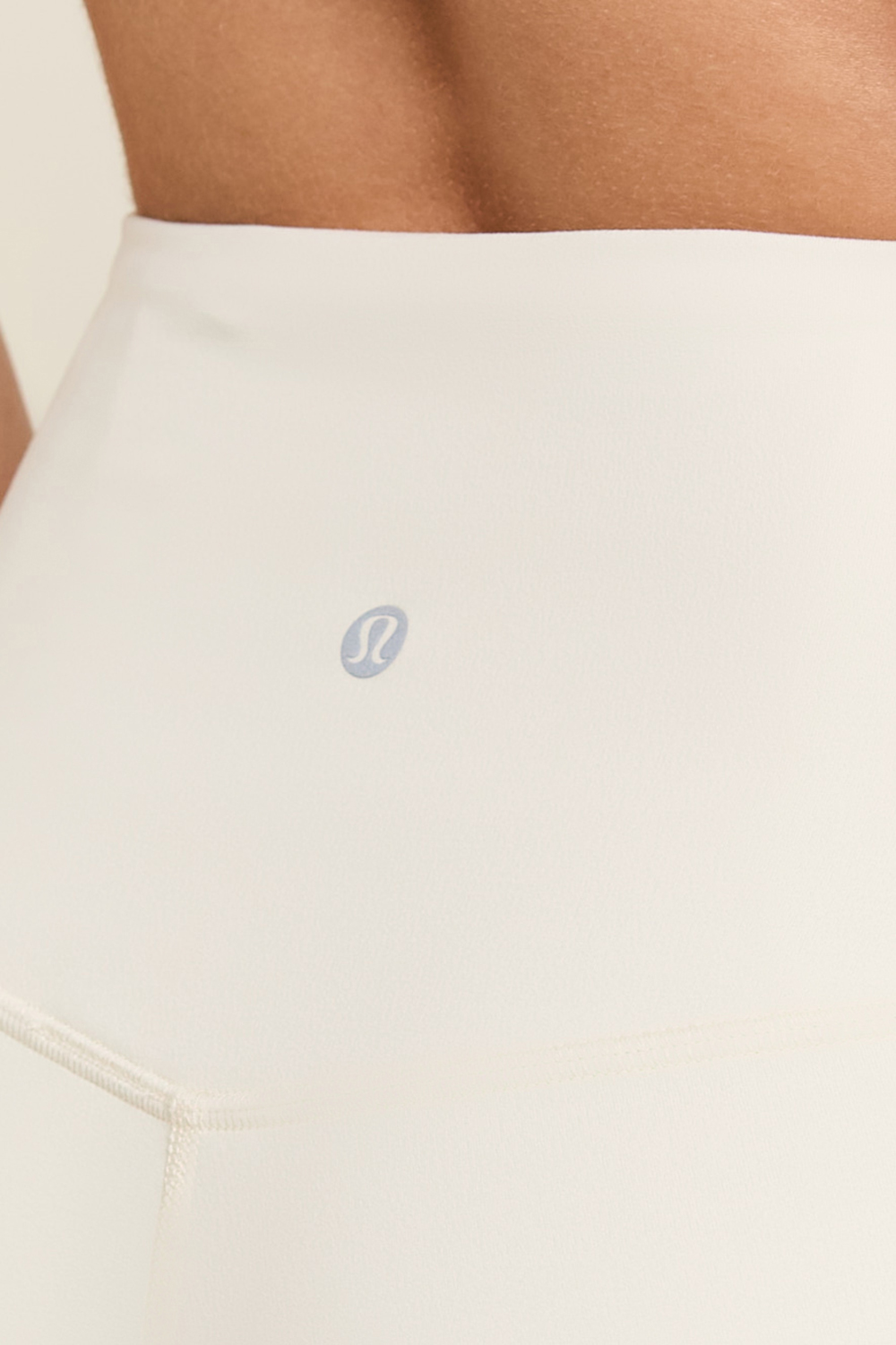 תמונת תקריב דוגמן של Align&trade; HR Short 6