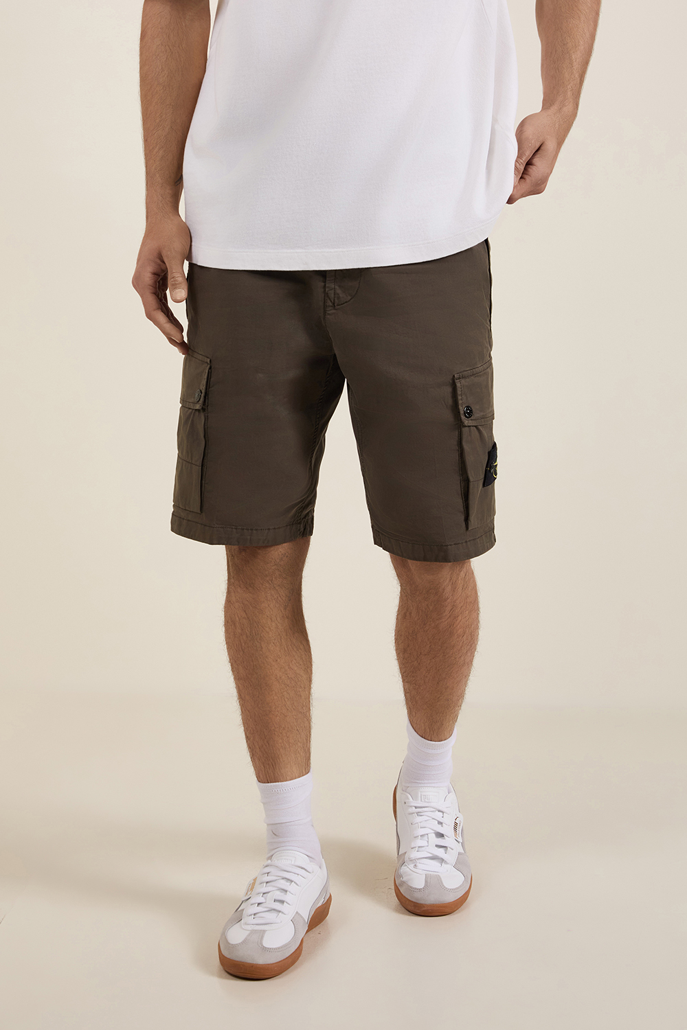 תמונת דוגמן קידמית של מכנסי ברמודה סלים פיט