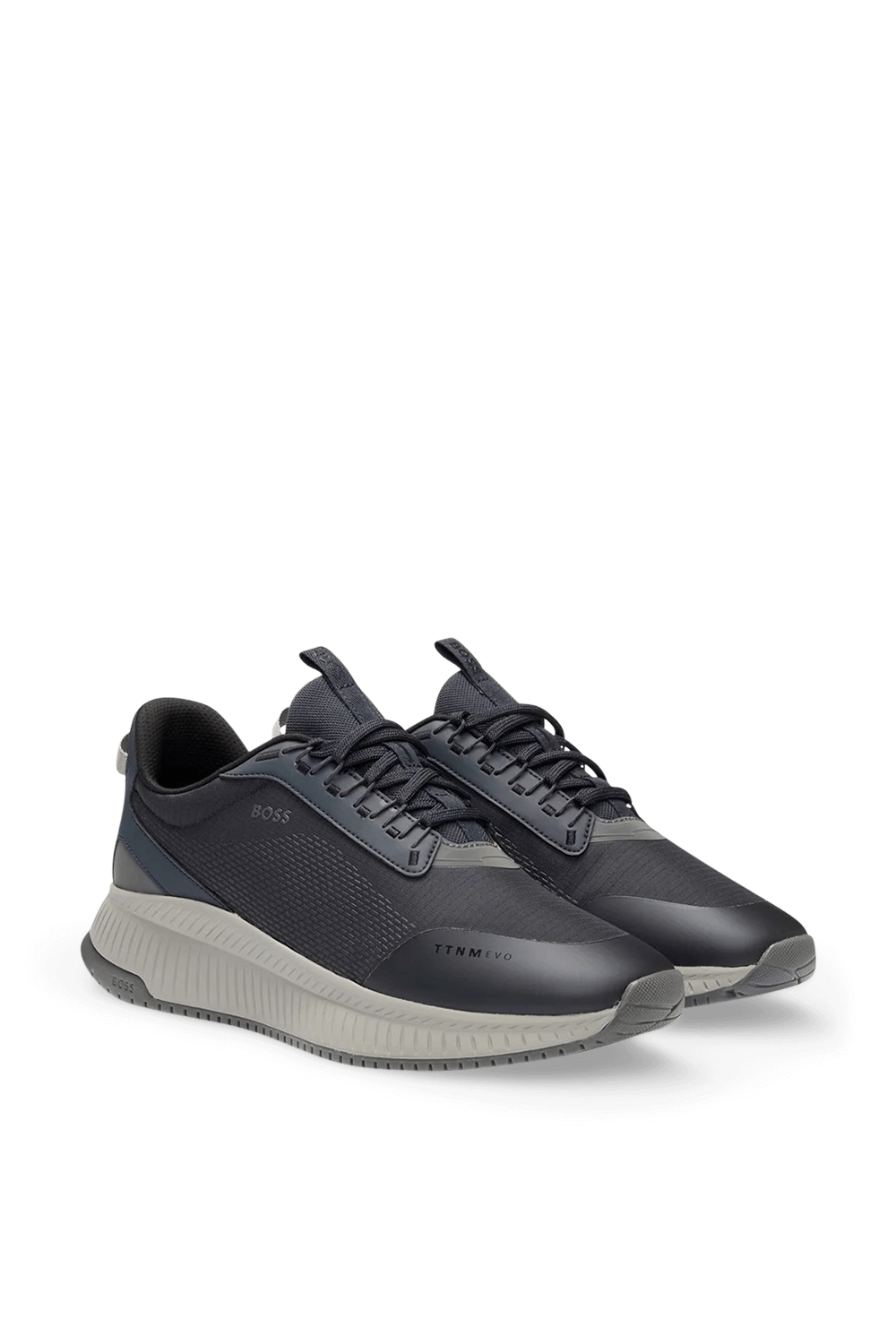 תמונת תקריב של נעלי סניקרס