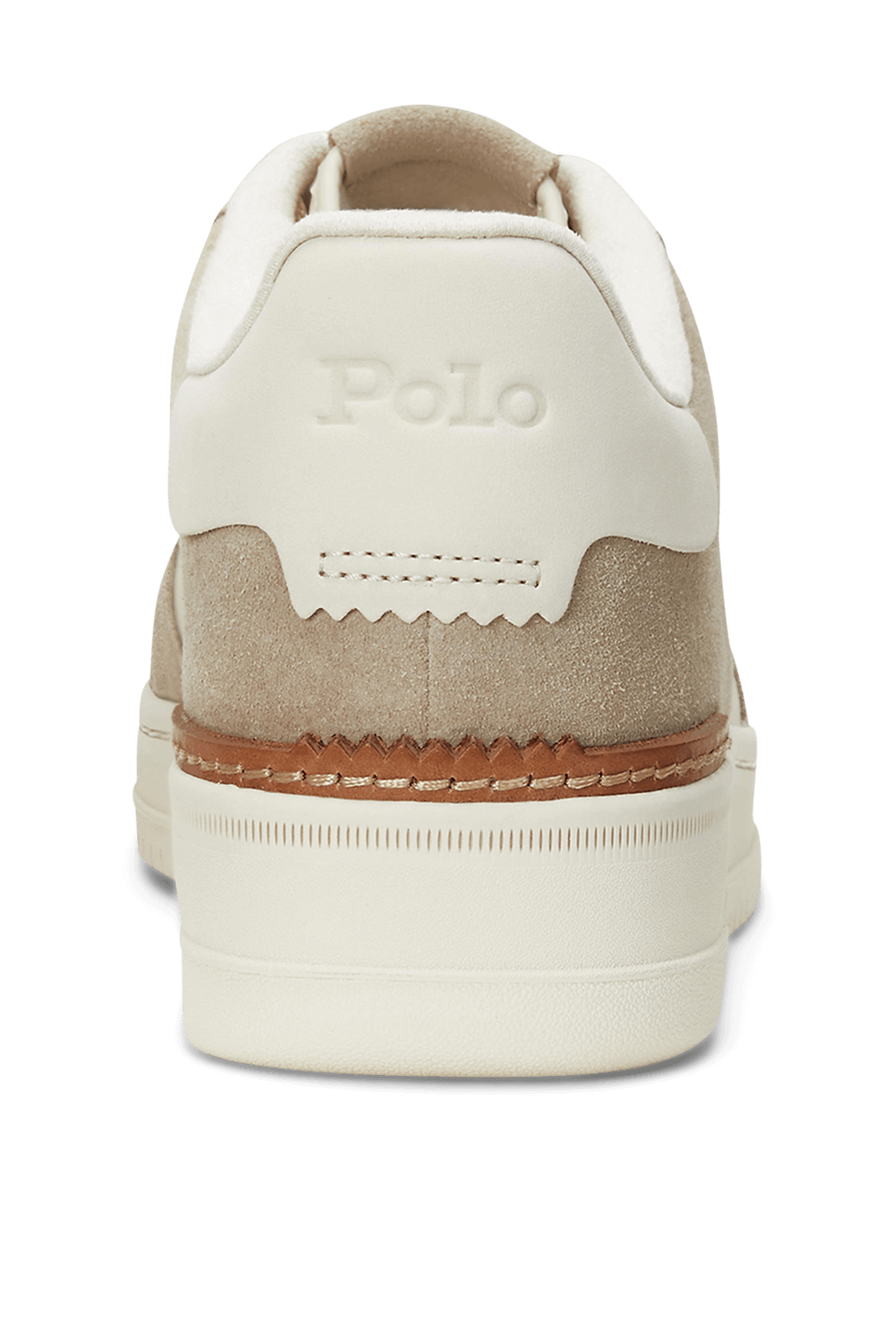 תמונת תקריב של נעלי סניקרס