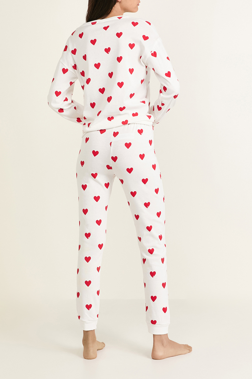 תמונת דוגמן אחורית של סט פיג'מה