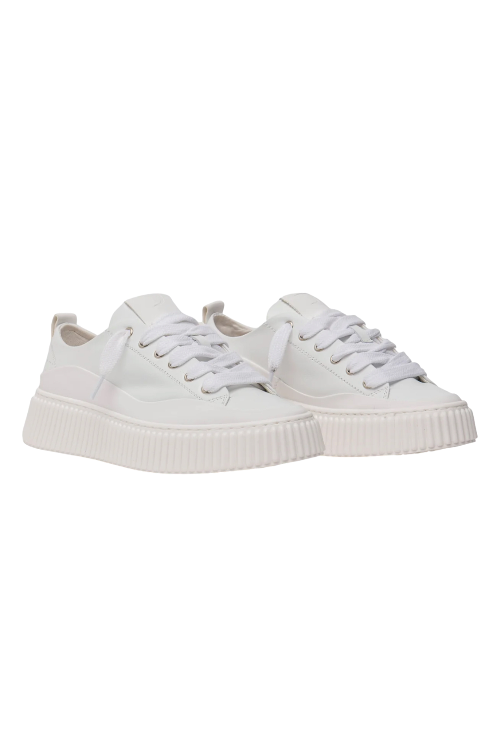 תמונת תקריב של נעלי סניקרס 2020