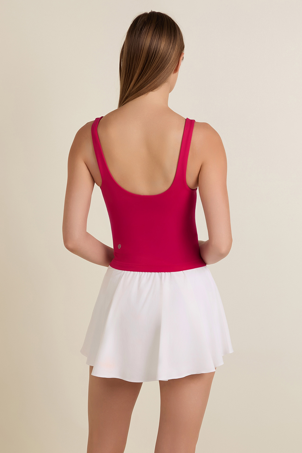 תמונת דוגמן אחורית של Wi24 Smoothing Train Tank Core B/C Cup