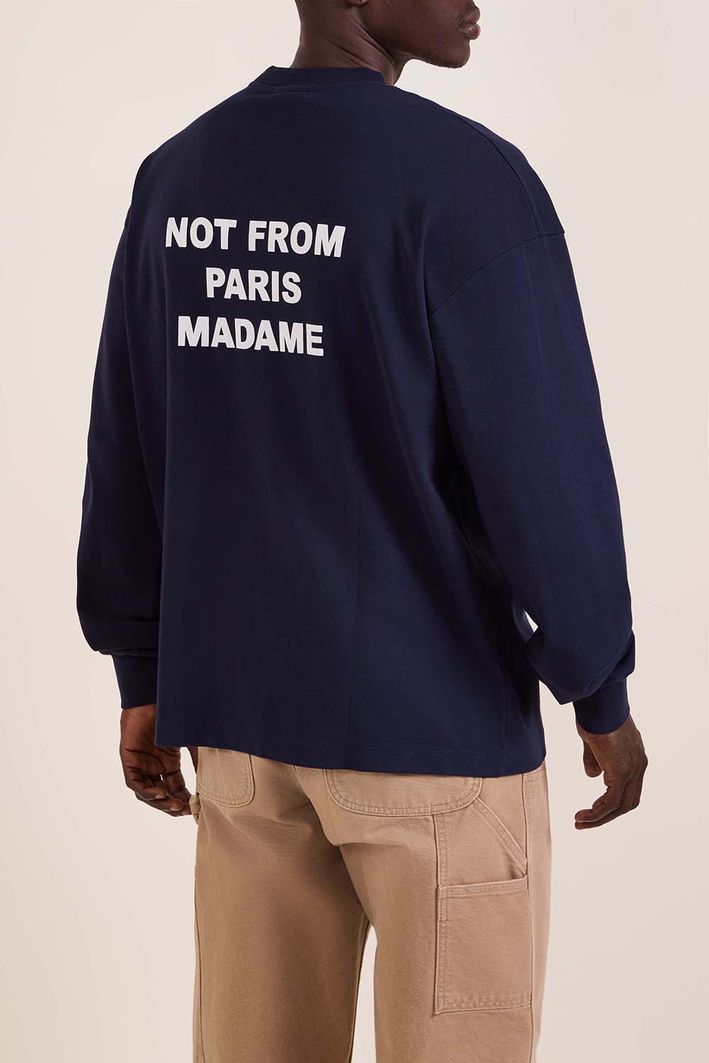 תמונת תקריב דוגמן של סווטשירט