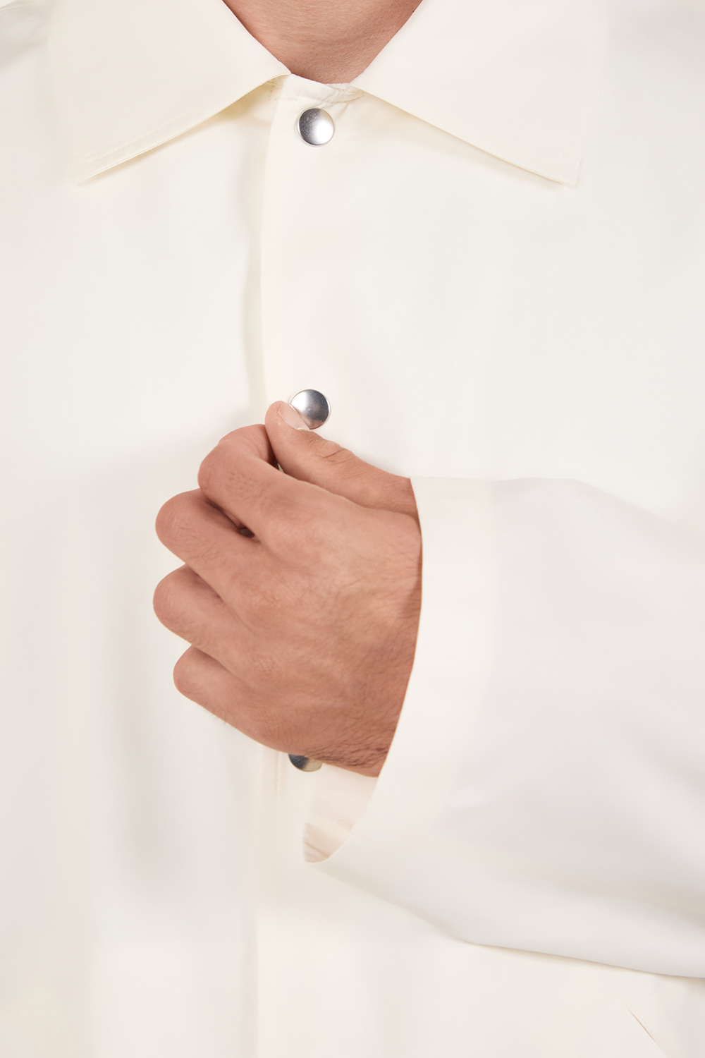 תמונת תקריב דוגמן של חולצת ז'קט מכופתרת