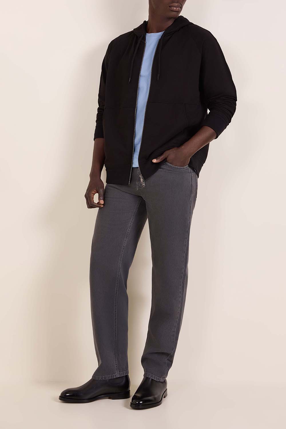 תמונת דוגמן קידמית של מגפונים