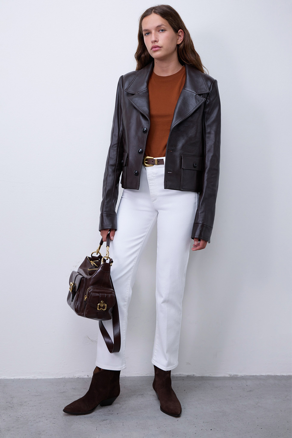 תמונת דוגמן קידמית של תיק קאמרה מדיום