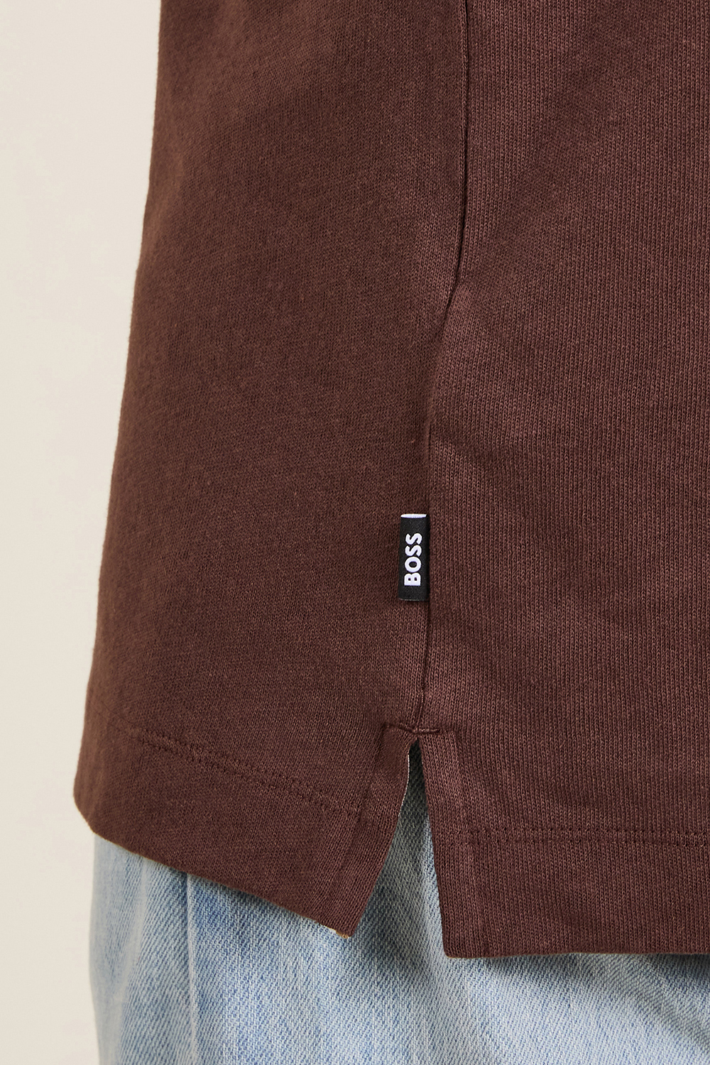 תמונת תקריב דוגמן של חולצת טי