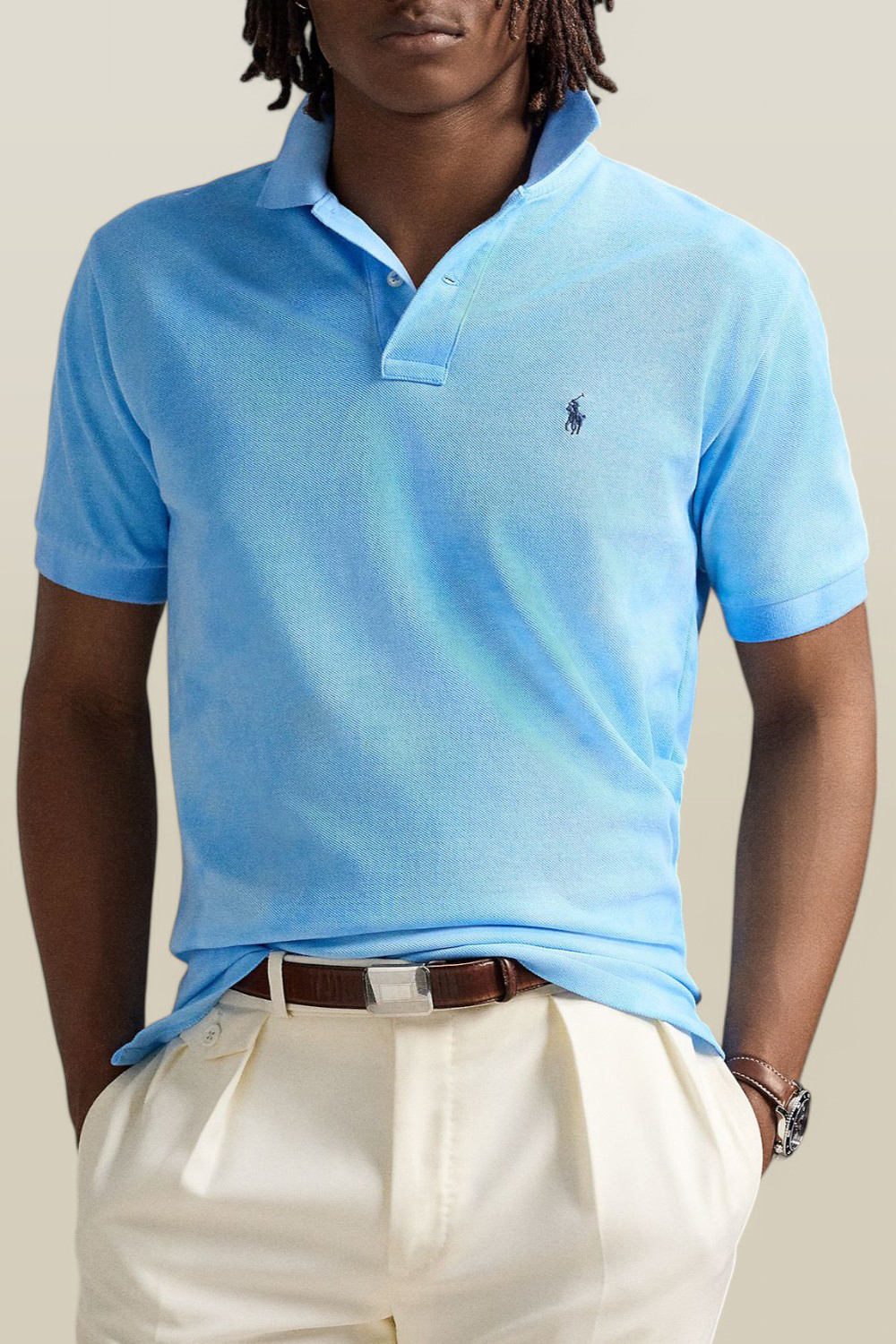 תמונת דוגמן קידמית של חולצת פולו