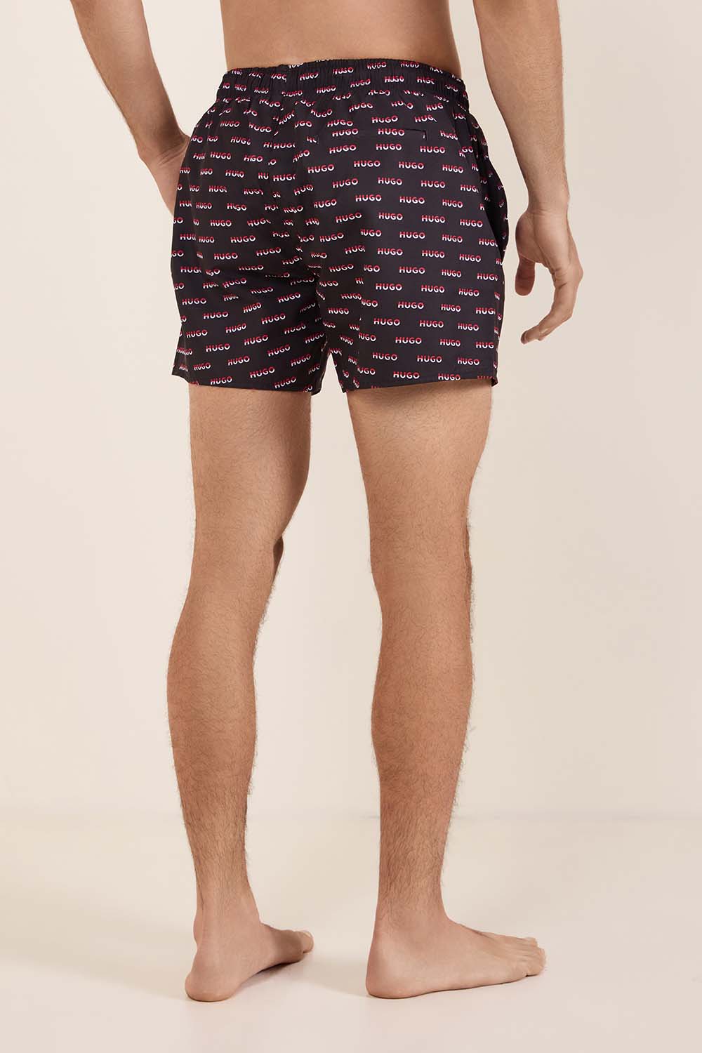 תמונת דוגמן אחורית של מכנסי שחייה