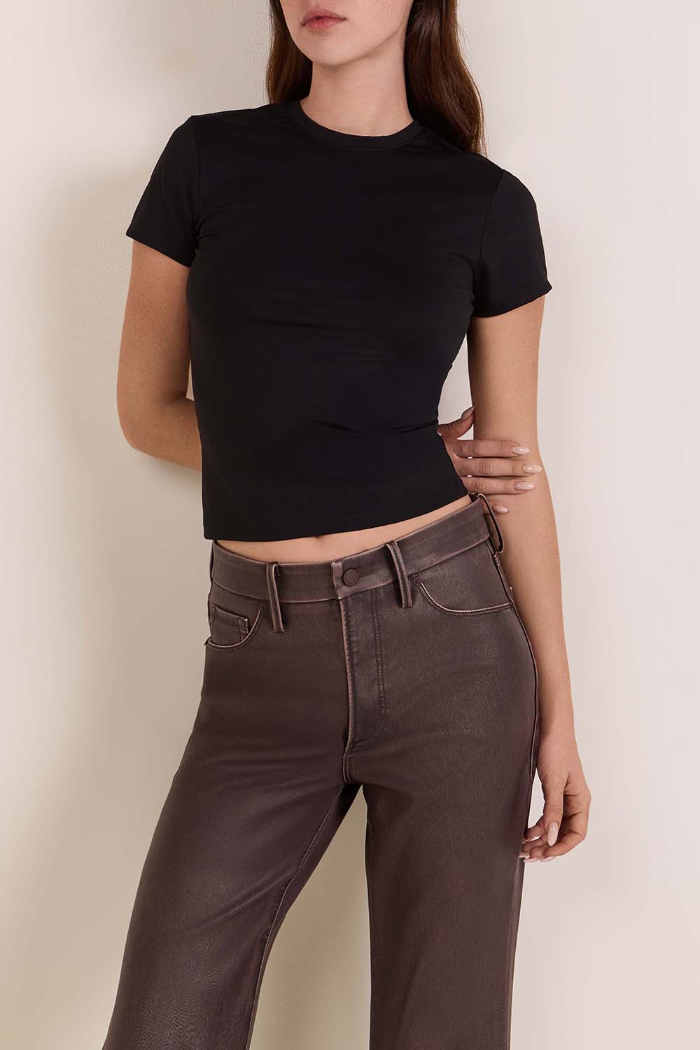 תמונת דוגמן קידמית של חולצת בייבי טי