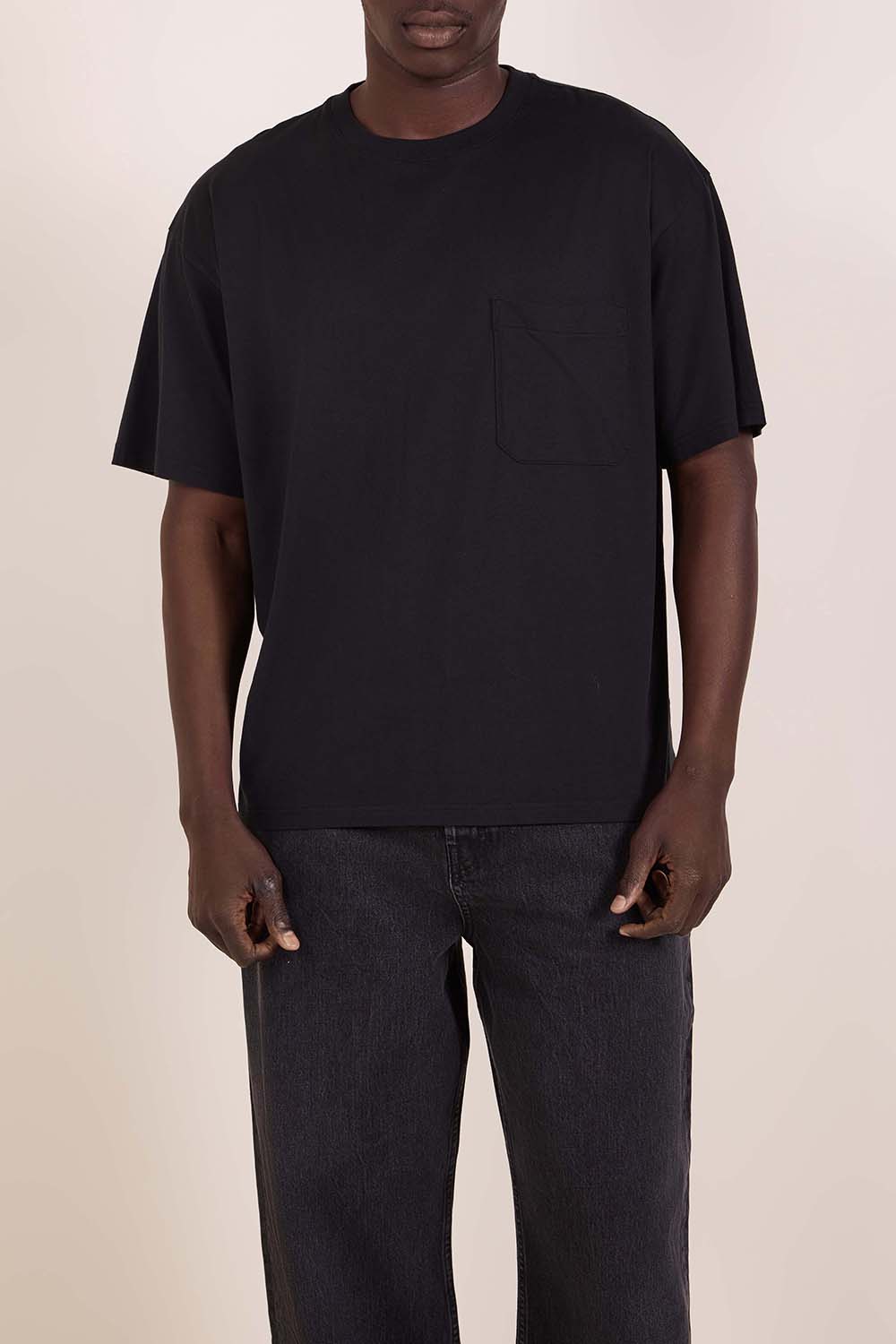 תמונת דוגמן קידמית של חולצת טי