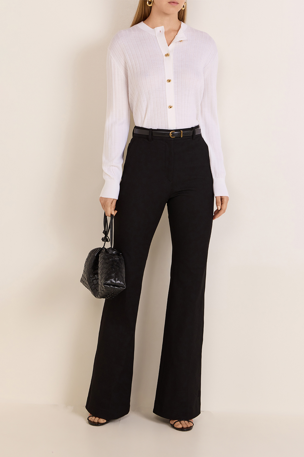 תמונת דוגמן קידמית של חגורה