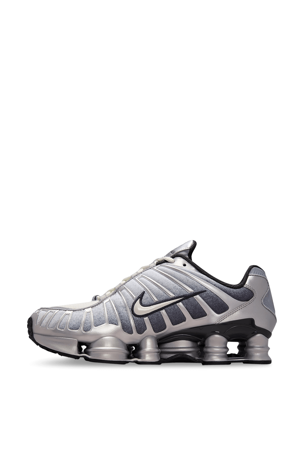 תמונה אחורית של נעלי סניקרס שוקס