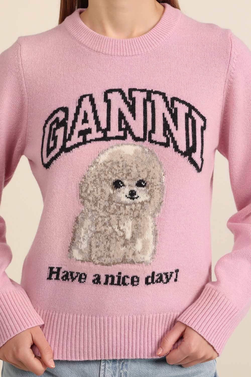 תמונת תקריב דוגמן של חולצת סריג