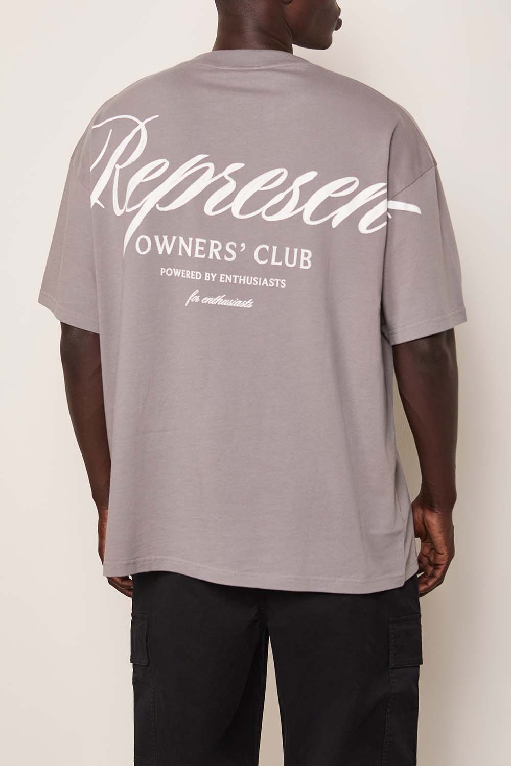 תמונת תקריב דוגמן של חולצת טי