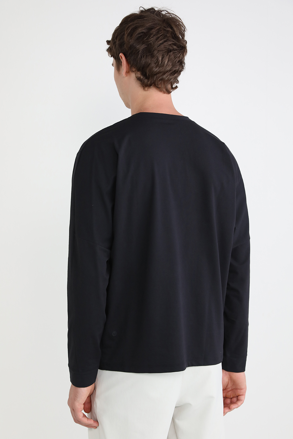 תמונת דוגמן אחורית של Pique Oversized-Fit Long-Sleeve Shirt