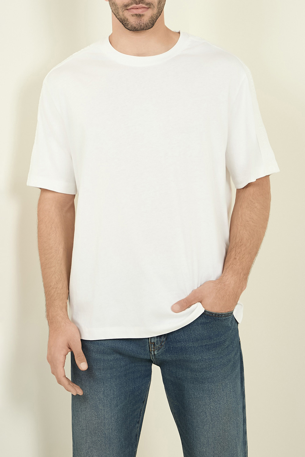 תמונת דוגמן קידמית של חולצת טי