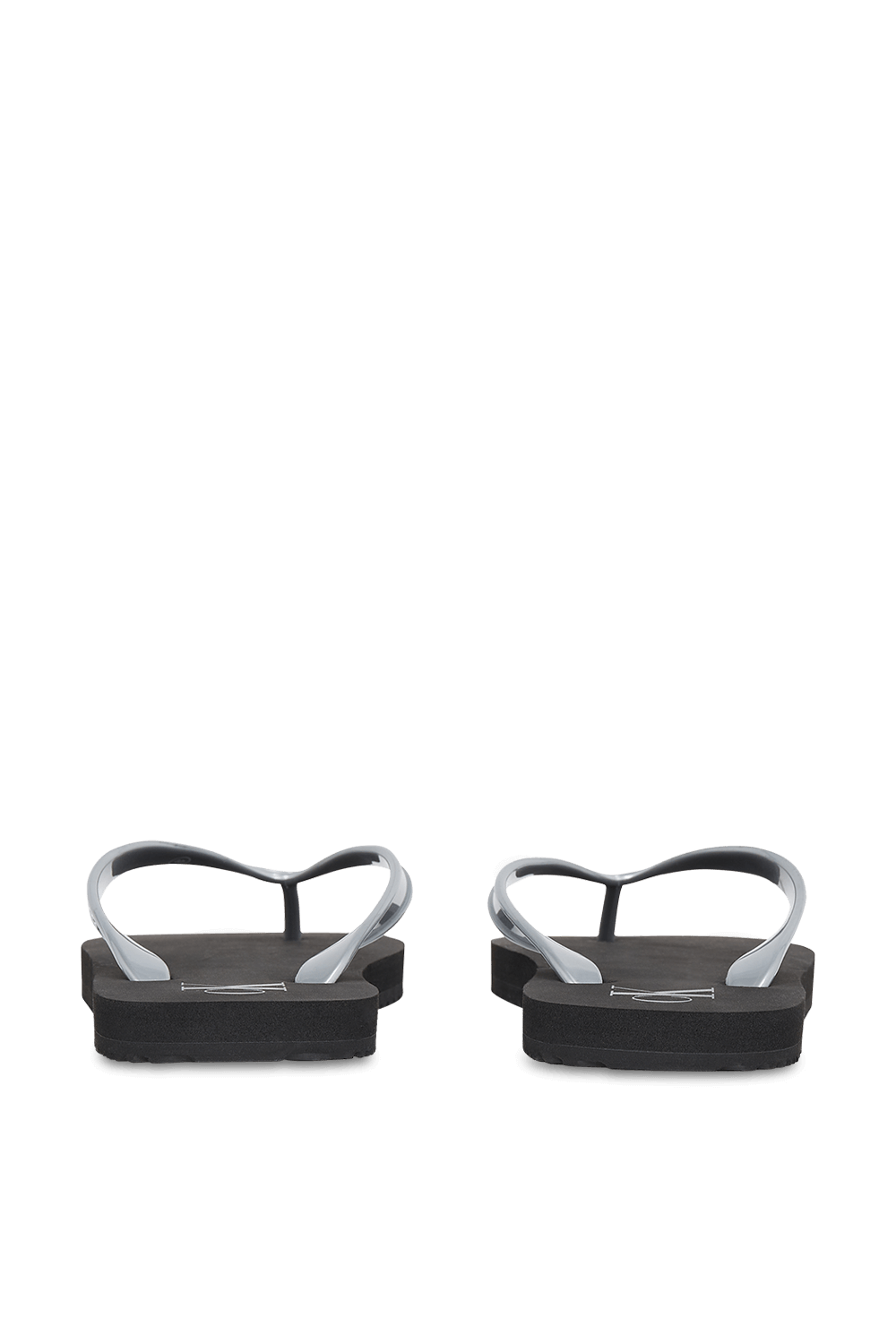 תמונת תקריב של כפכפי אצבע