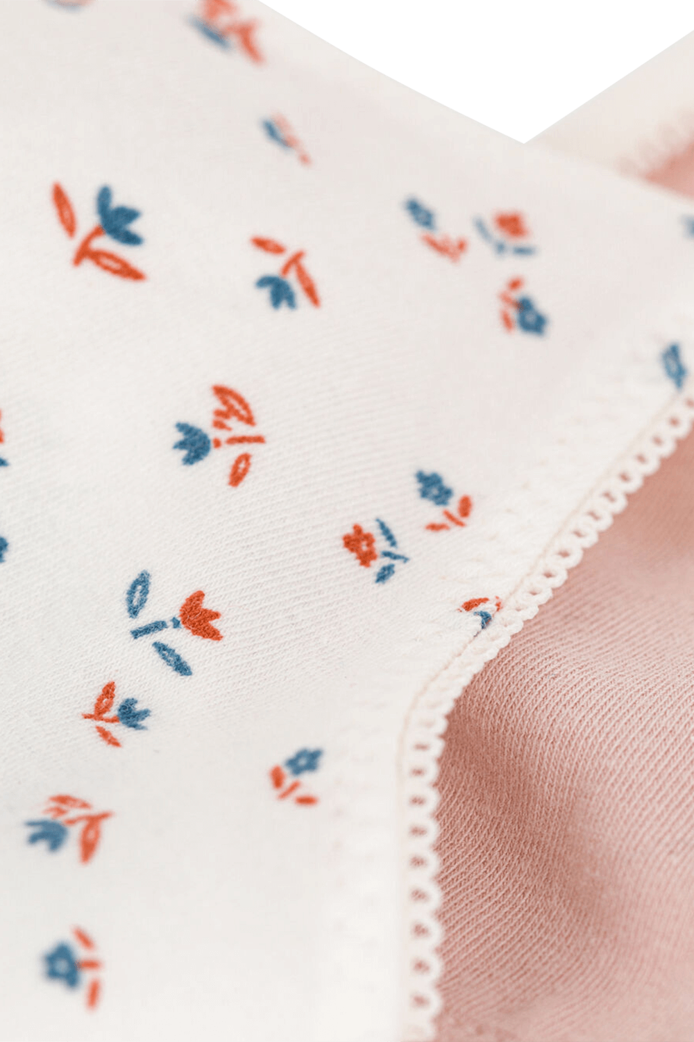 תמונת תקריב של מארז של שתי גוזיות לילדות - גילאי 10-14