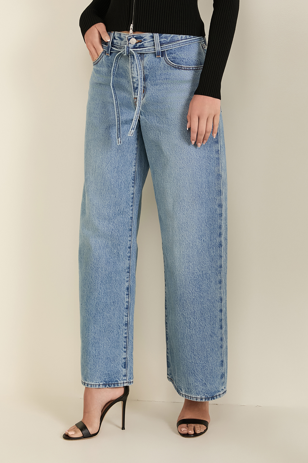 תמונת דוגמן קידמית של מכנסי ג'ינס XL ישרים