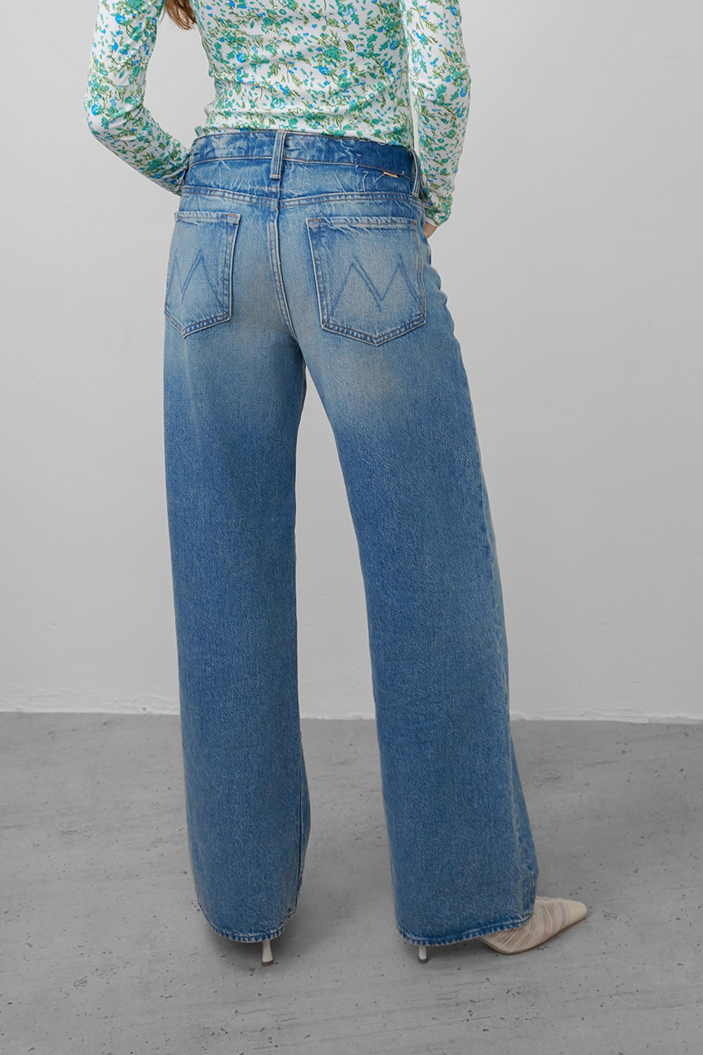 מכנסי ג'ינס אוברסייז בגזרה ישרה