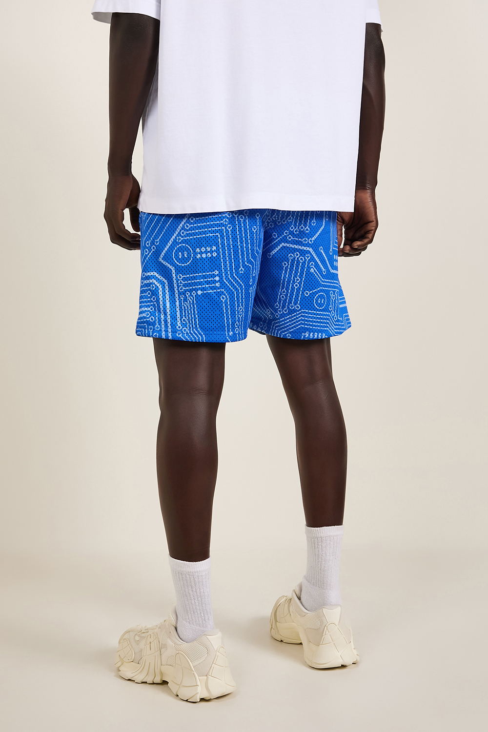 תמונת תקריב דוגמן של מכנסיים קצרים