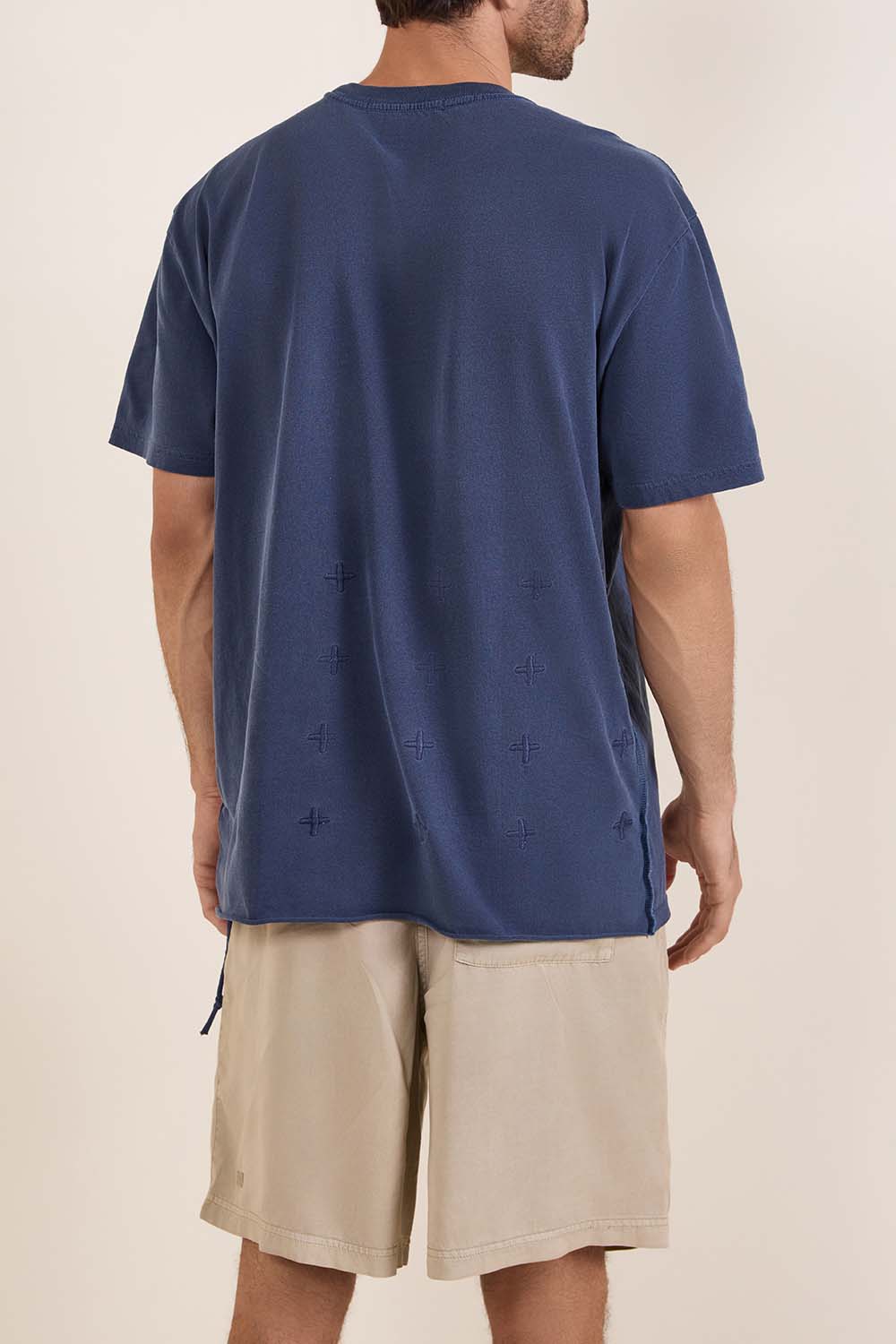 תמונת תקריב דוגמן של חולצת טי