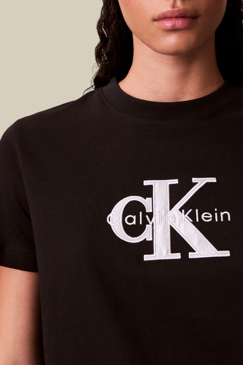 תמונת תקריב דוגמן של חולצת טי