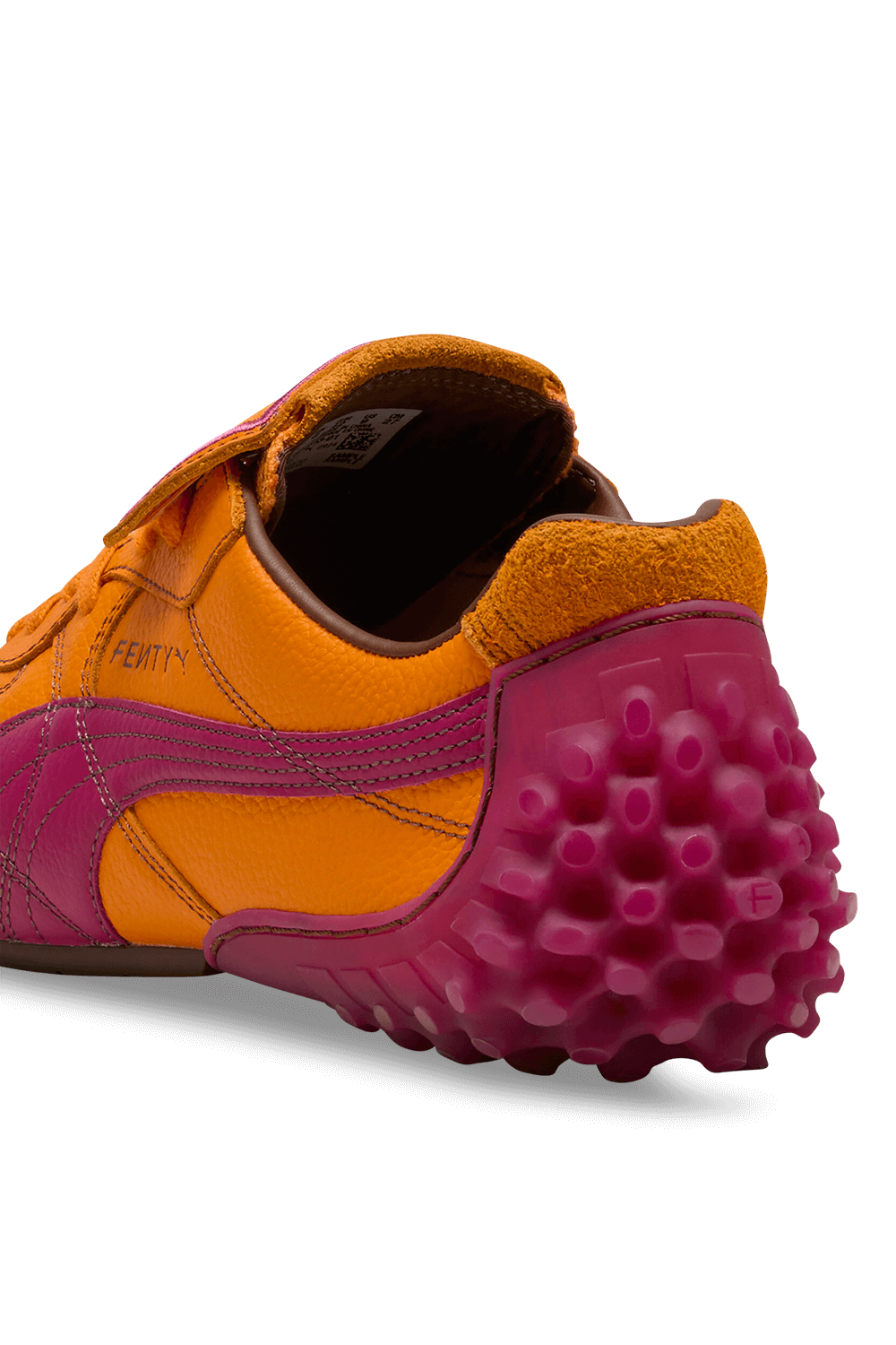 תמונת תקריב של פומה X פנטי נעלי סניקרס אוונטי