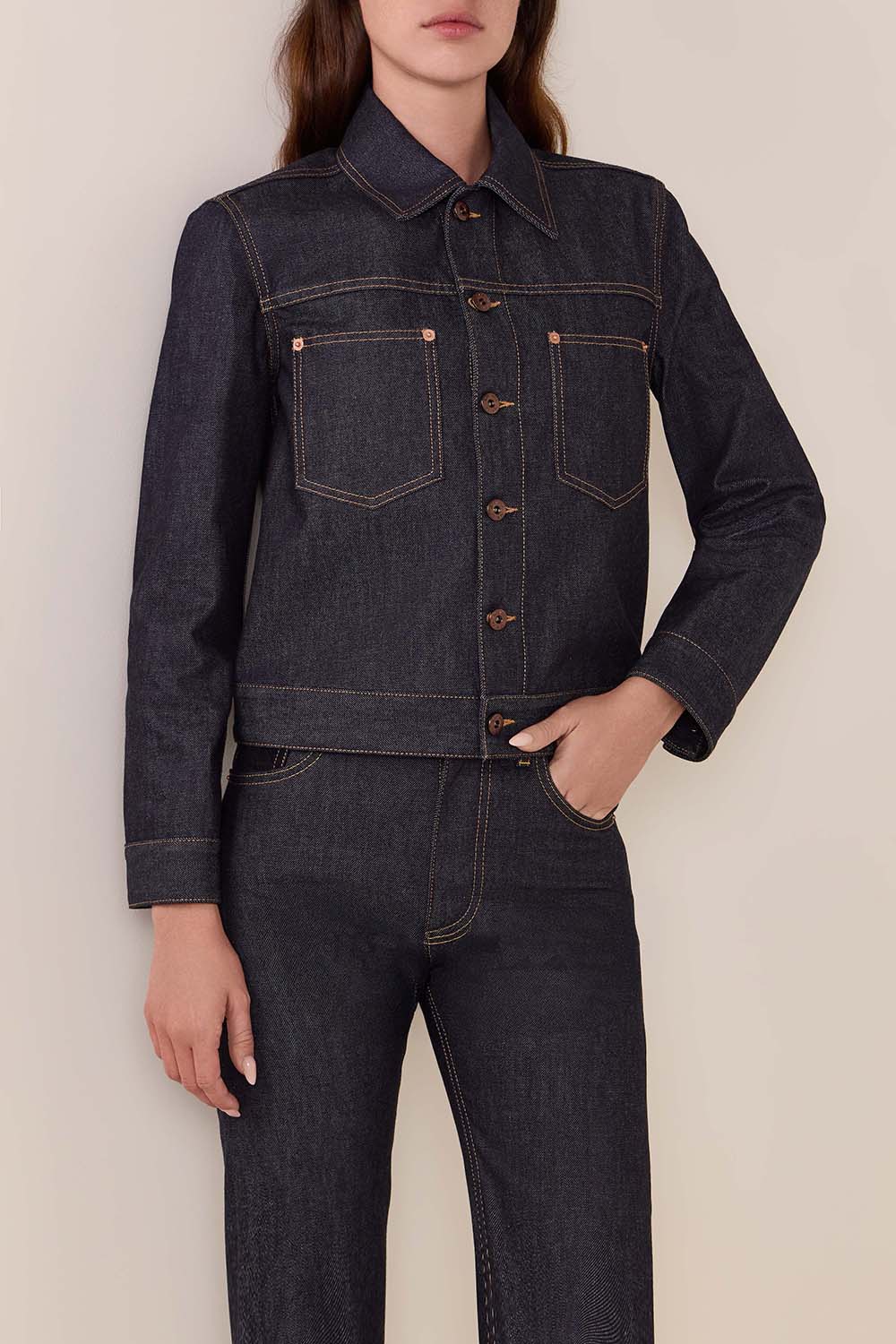 תמונת דוגמן קידמית של ז'קט ג'ינס