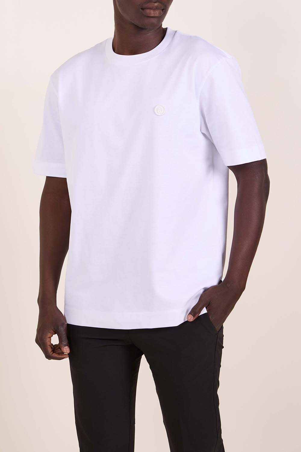 תמונת דוגמן קידמית של חולצת טי