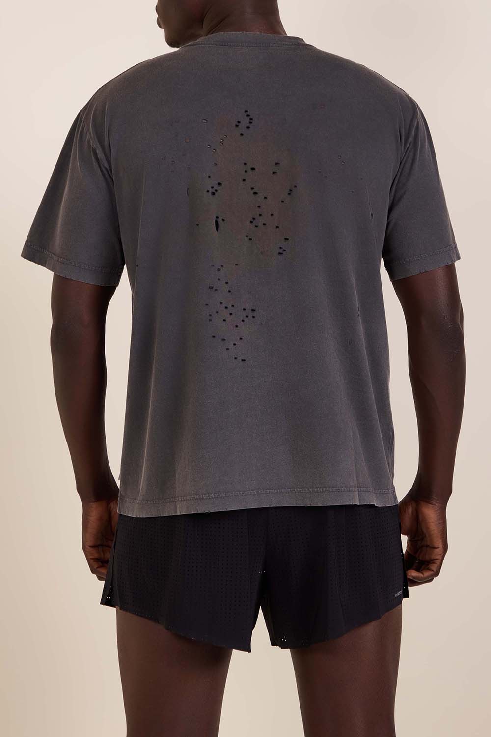 תמונת דוגמן אחורית של חולצת אימון