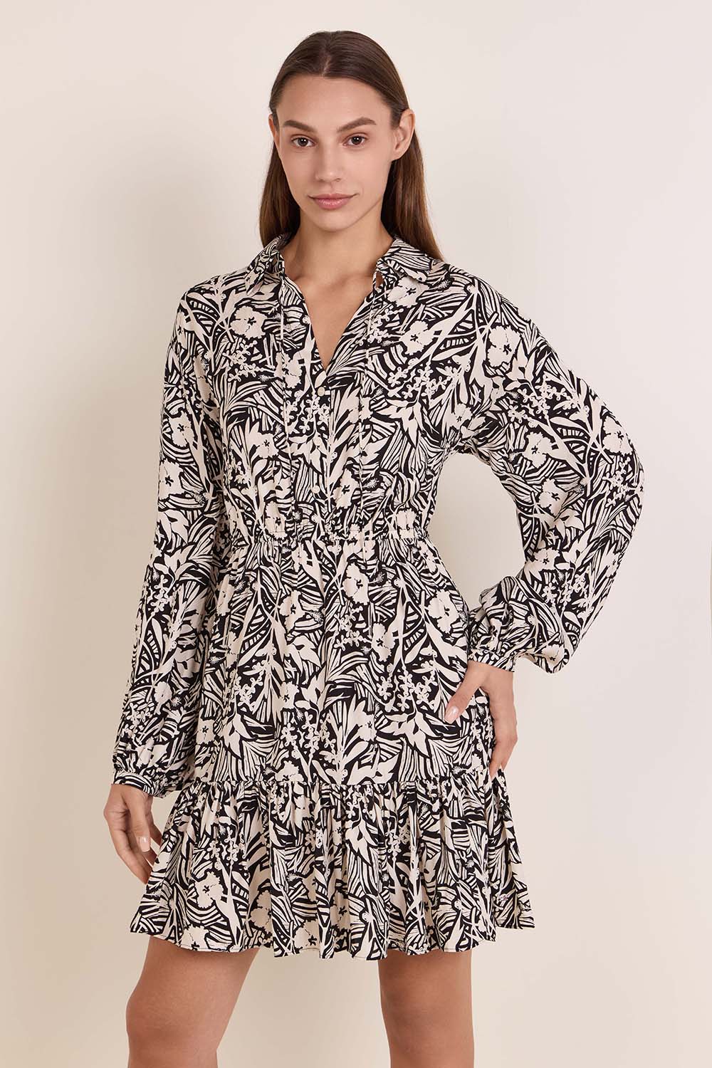 תמונת דוגמן קידמית של שמלת מיני