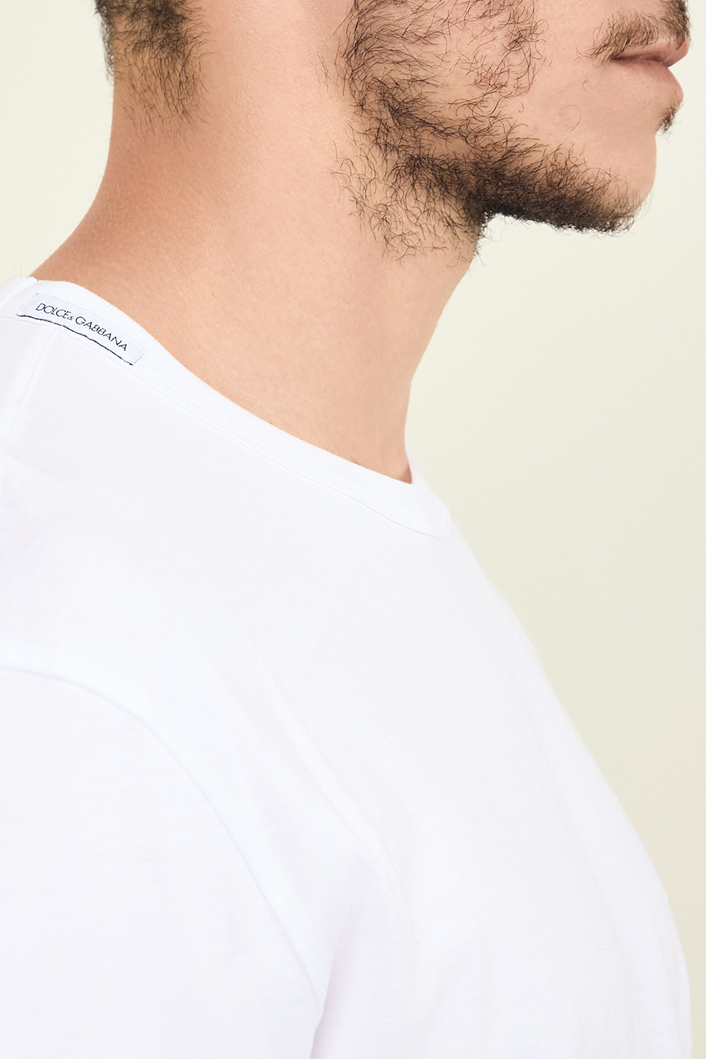 תמונת תקריב דוגמן של חולצת טי