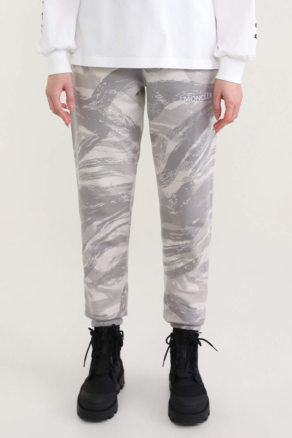 תמונת דוגמן קידמית של מונקלר X הייק מכנסי טרנינג ארוכים מכותנה